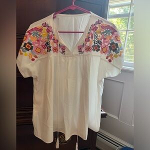 NWOT embroidered collar white lightweight tshirt